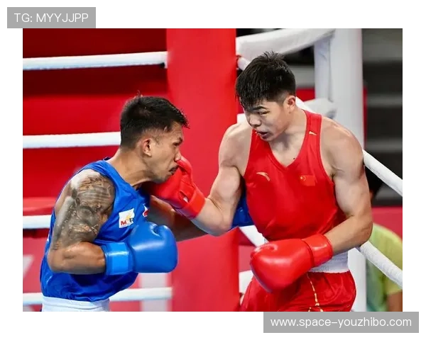 十五运会拳击赛托合塔尔别克唐拉提汗强势出击两回合迫使对手弃权 十五运会拳击赛托合塔尔别克唐拉提汗强势出击两回合迫使对手弃权