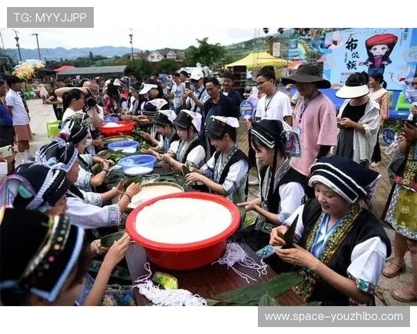 布依族“六月六”节庆融入法治问答，普法脸盆成热门礼品